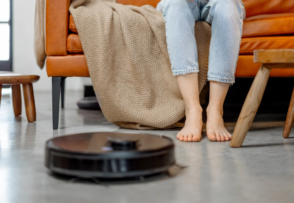 robot vacuum cleaner sweeping and mopping